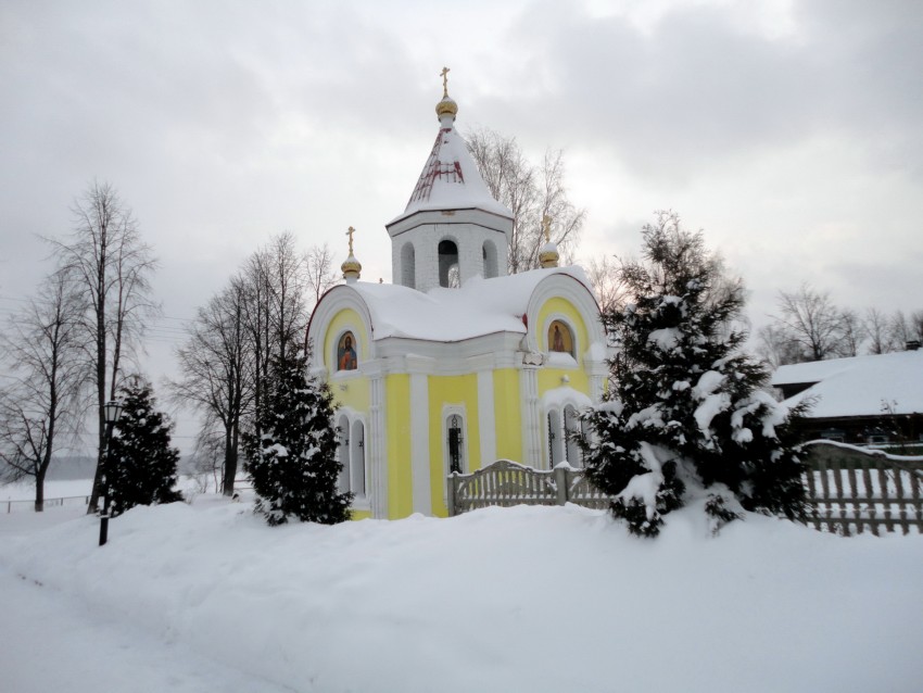 Часовня Георгия Победоносца, Мышкин (Мышкинский район, Ярославская область). общий вид в ландшафте