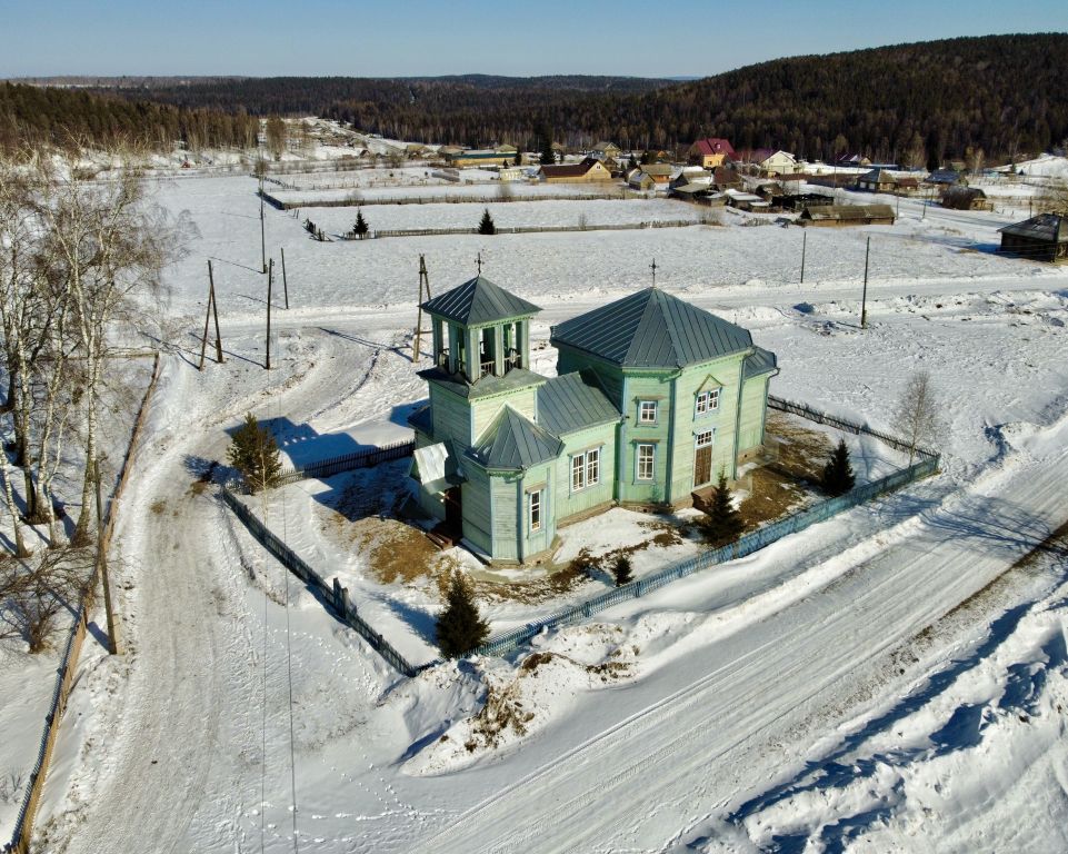 Церковь Рождества Пресвятой Богородицы, Сугристое (Манский район, Красноярский край). общий вид в ландшафте, С дрона