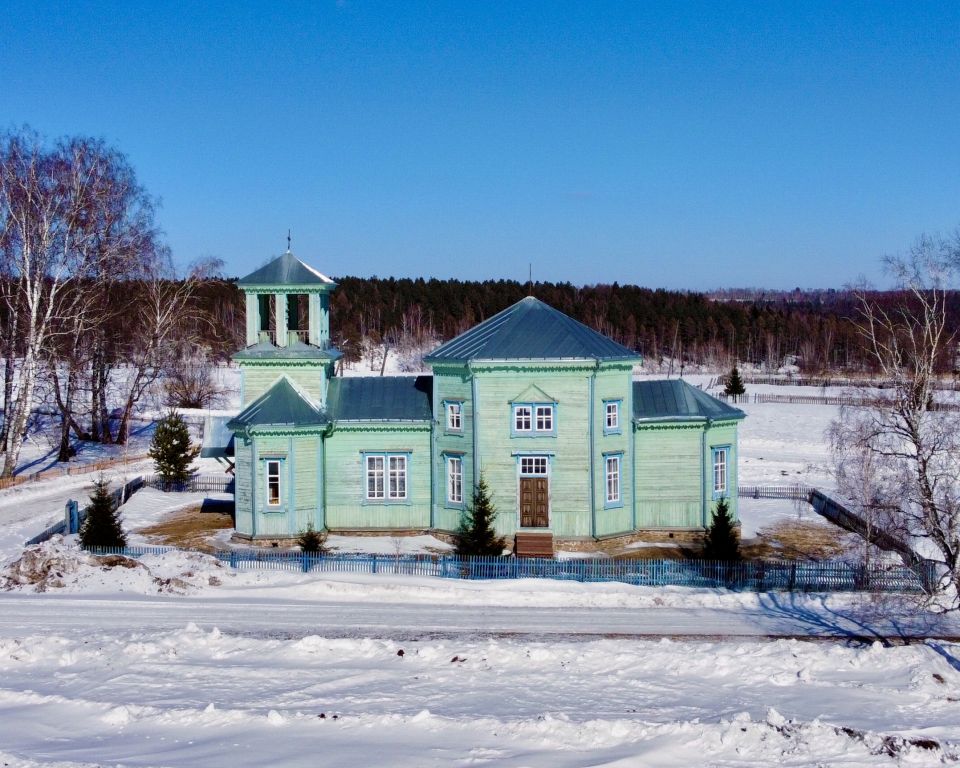 Церковь Рождества Пресвятой Богородицы, Сугристое (Манский район, Красноярский край). общий вид в ландшафте, Вид с юга