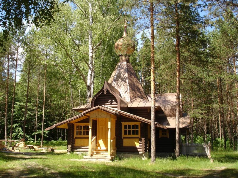 Церковь Казанской иконы Божией Матери, Софрониева пустынь (Арзамасский район и г. Арзамас, Нижегородская область). общий вид в ландшафте