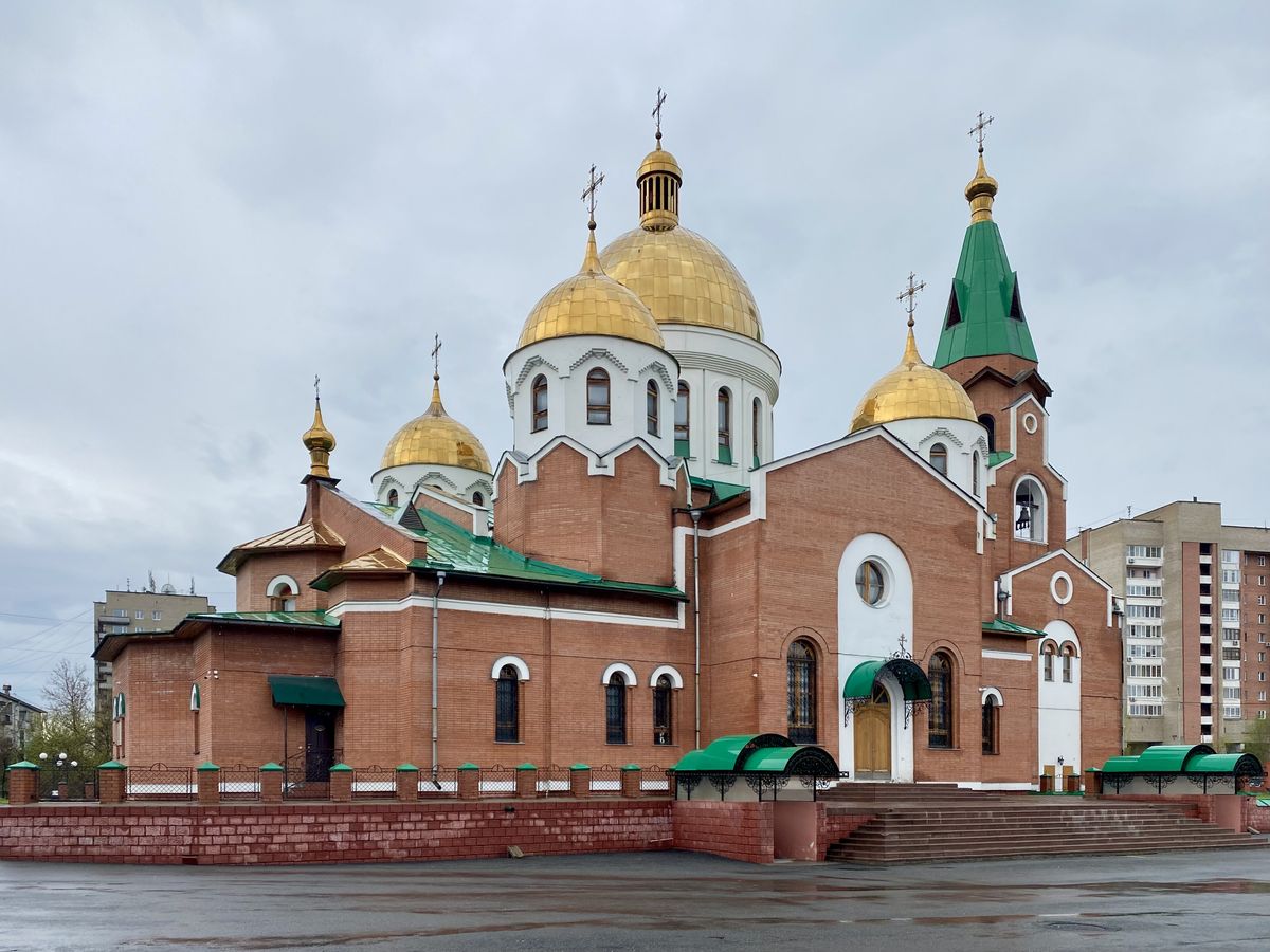 Вид с северо-востока, фасады. Кафедральный собор Андрея Первозванного, Усть-Каменогорск (Восточно-Казахстанская область, Казахстан)