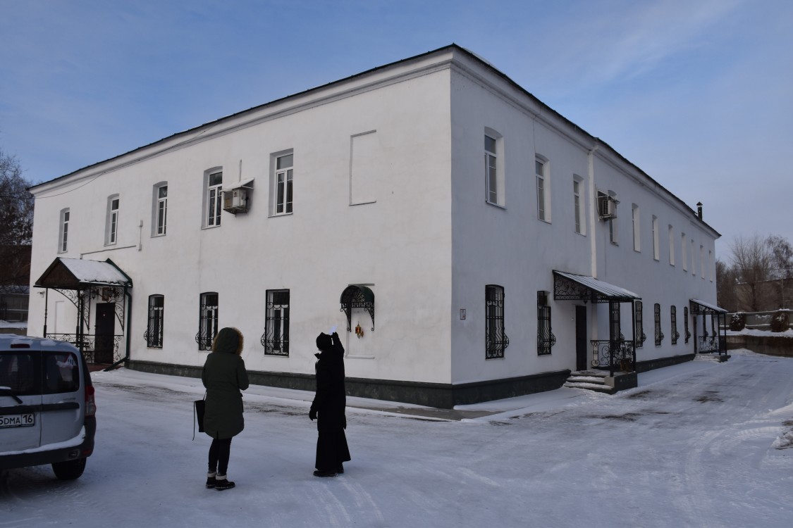 Усть-Каменогорский Троицкий монастырь, Усть-Каменогорск (Восточно-Казахстанская область, Казахстан). фасады, Монастырские кельи Трапезная