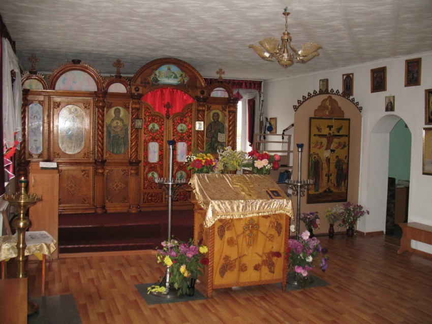 Церковь Трех Святителей, Глубокое (Восточно-Казахстанская область, Казахстан). интерьер и убранство