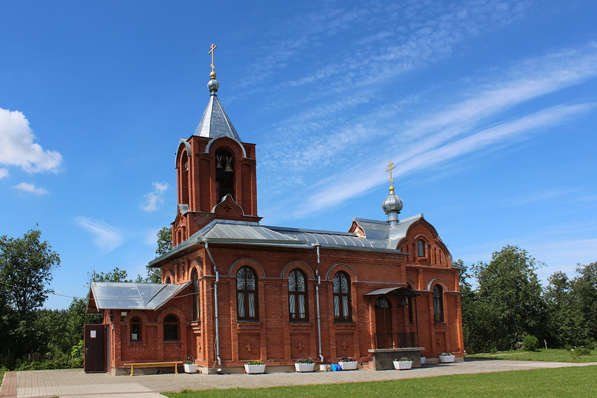 Кингисепп. Церковь Всех Санкт-Петербургских Святых. фасады