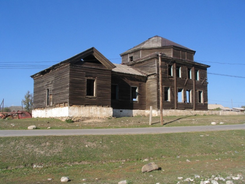 Церковь Покрова Пресвятой Богородицы, Катон-Карагай (Алтайская) (Восточно-Казахстанская область, Казахстан). общий вид в ландшафте
