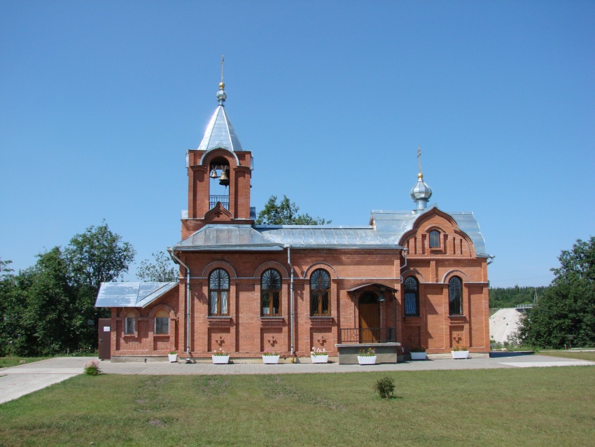 Кингисепп. Церковь Всех Санкт-Петербургских Святых. фасады