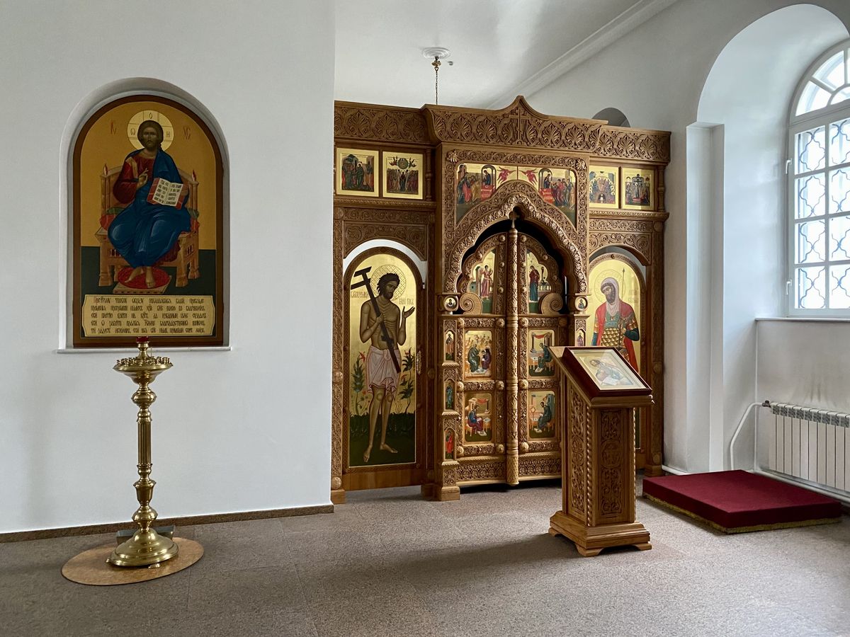 Южный придел, интерьер и убранство. Усть-Каменогорский Троицкий монастырь. Церковь Троицы Живоначальной, Усть-Каменогорск (Восточно-Казахстанская область, Казахстан)