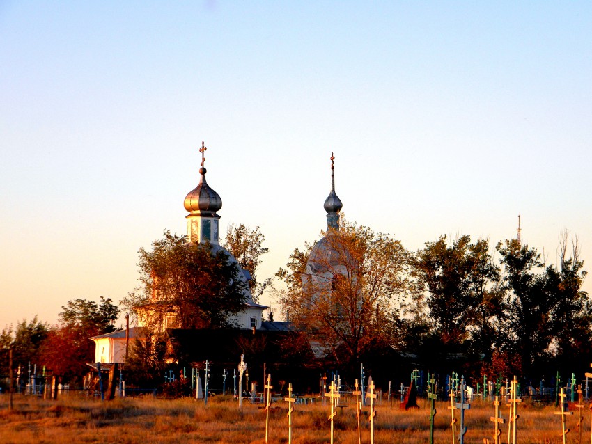 Церковь Петра и Павла, Чёрный Яр (Черноярский район, Астраханская область). общий вид в ландшафте