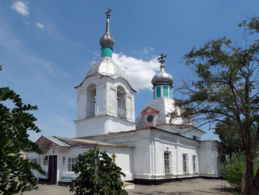 Чёрный Яр. Церковь Петра и Павла. фасады