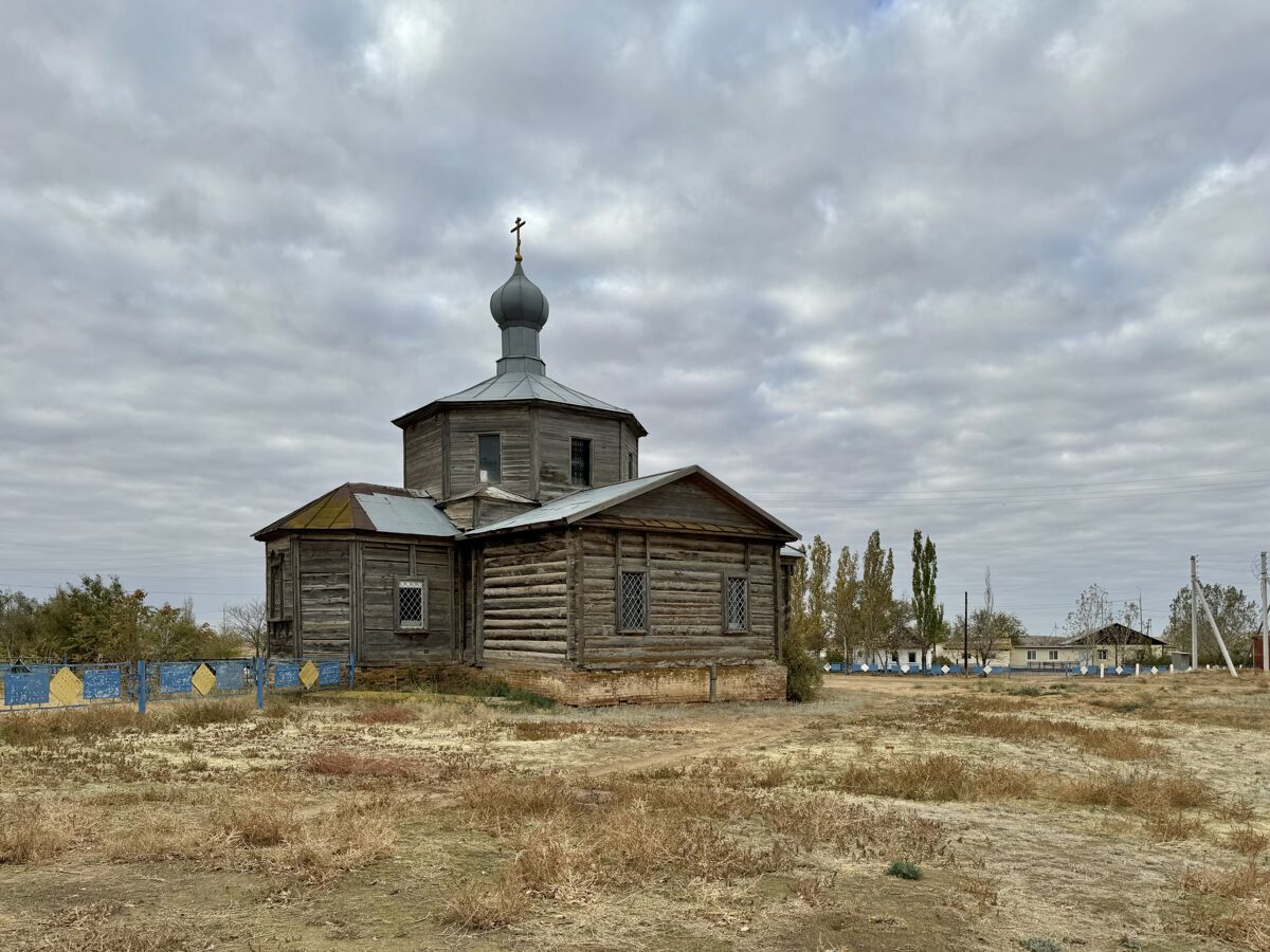 Церковь Михаила Архангела, Владимировка (Енотаевский район, Астраханская область). общий вид в ландшафте, Вид с северо-востока
