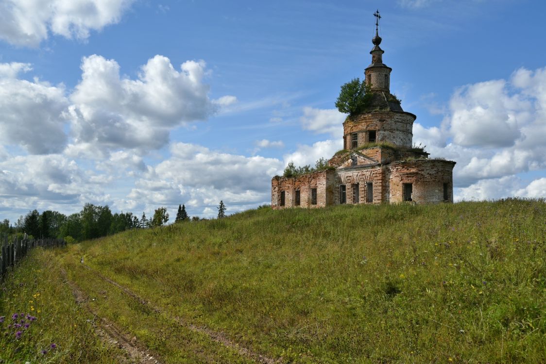 Церковь Преображения Господня на Пырской Ёдоме, Пырский погост (Котласский район и г. Котлас, Архангельская область). общий вид в ландшафте, Общий вид с юго-востока