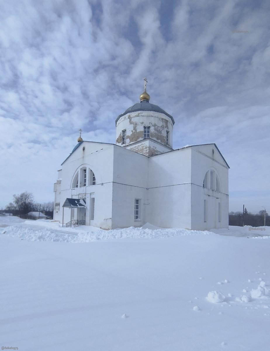 общий вид в ландшафте. Церковь Троицы Живоначальной, Афанасьево (Измалковский район, Липецкая область)