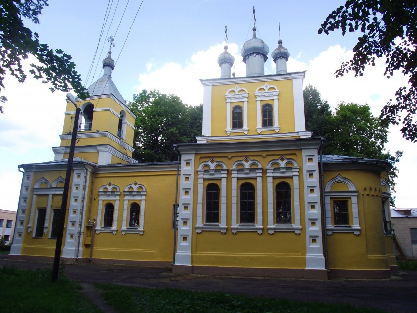 Церковь Успения Пресвятой Богородицы, Монастырщина (Монастырщинский район, Смоленская область). фасады, После косметического ремонта фасада летом 2011 г.