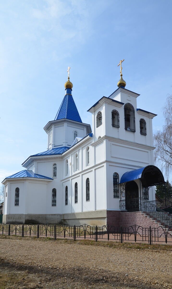 Церковь Успения Пресвятой Богородицы, Ахлебинино (Перемышльский район, Калужская область). фасады, Вид с северо-востока