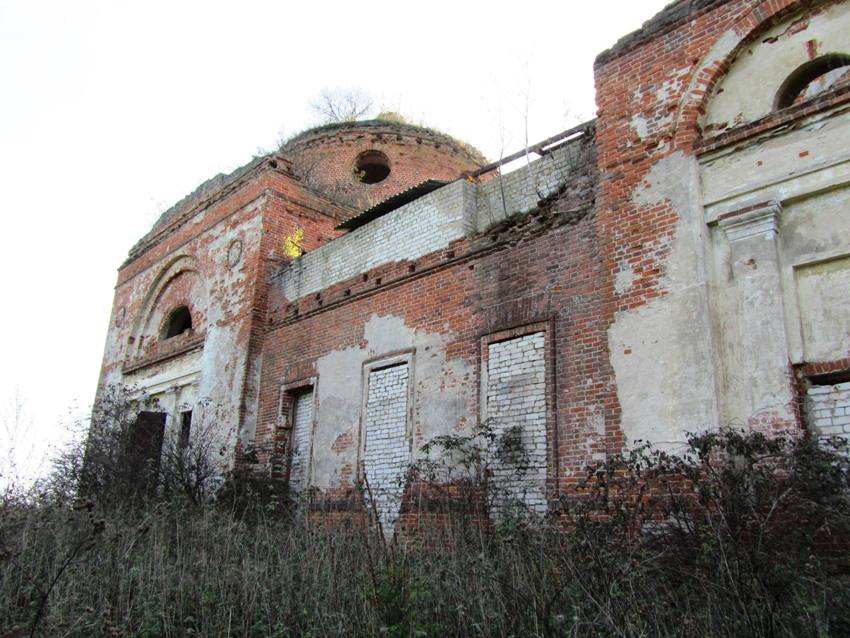 Церковь Михаила Архангела, Фетиньино (Перемышльский район, Калужская область). архитектурные детали, северный фасад (фрагмент)