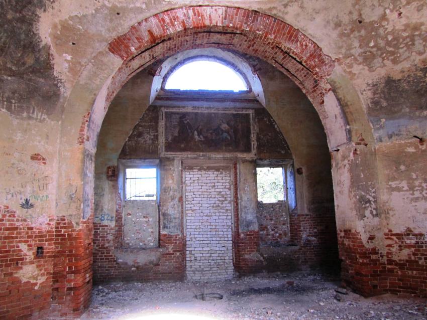 Церковь Михаила Архангела, Фетиньино (Перемышльский район, Калужская область). интерьер и убранство, северный придел и заложенный северный вход