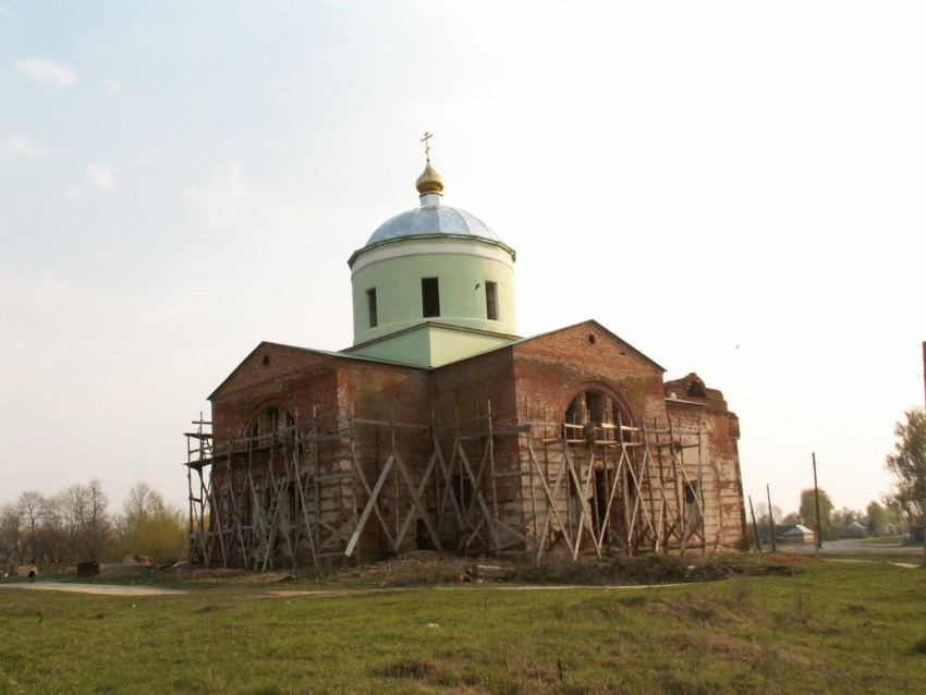 Афанасьево. Церковь Троицы Живоначальной. фасады, Вид с северо-востока в процессе 
