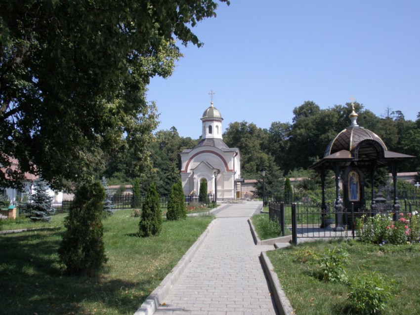 Оптина Пустынь. Часовня Воскресения Христова, Козельск (Оптино) (Козельский район, Калужская область). дополнительная информация, Вид с запада