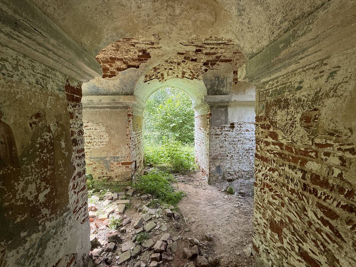 Церковь Николая Чудотворца, Палагино (б.Грудево) (Судиславский район, Костромская область). интерьер и убранство, Первый ярус колокольни, вид с востока