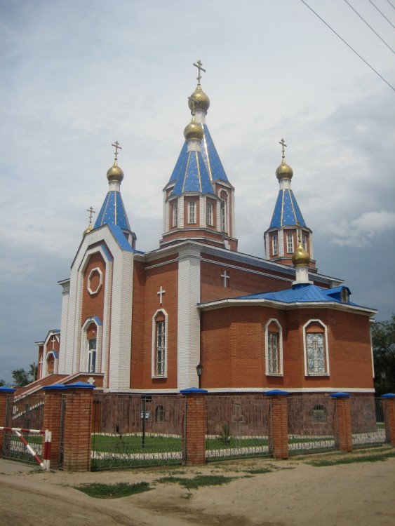 Церковь Смоленской иконы Божией Матери, Камызяк (Камызякский район, Астраханская область). общий вид в ландшафте