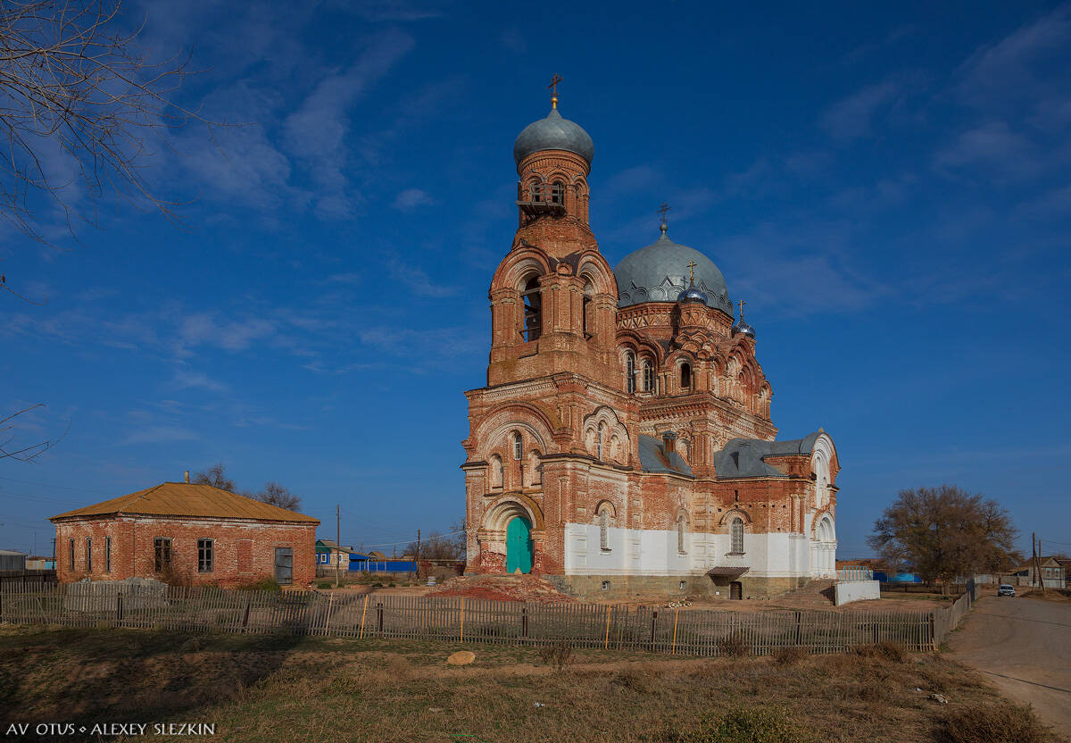 Церковь Покрова Пресвятой Богородицы, Пришиб (Енотаевский район, Астраханская область). фасады