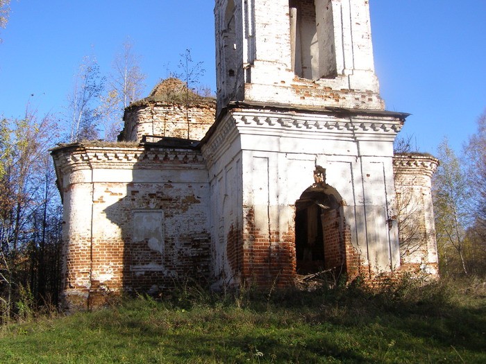 Церковь Космы и Дамиана, Козьмодемьян (Островский район, Костромская область). фасады