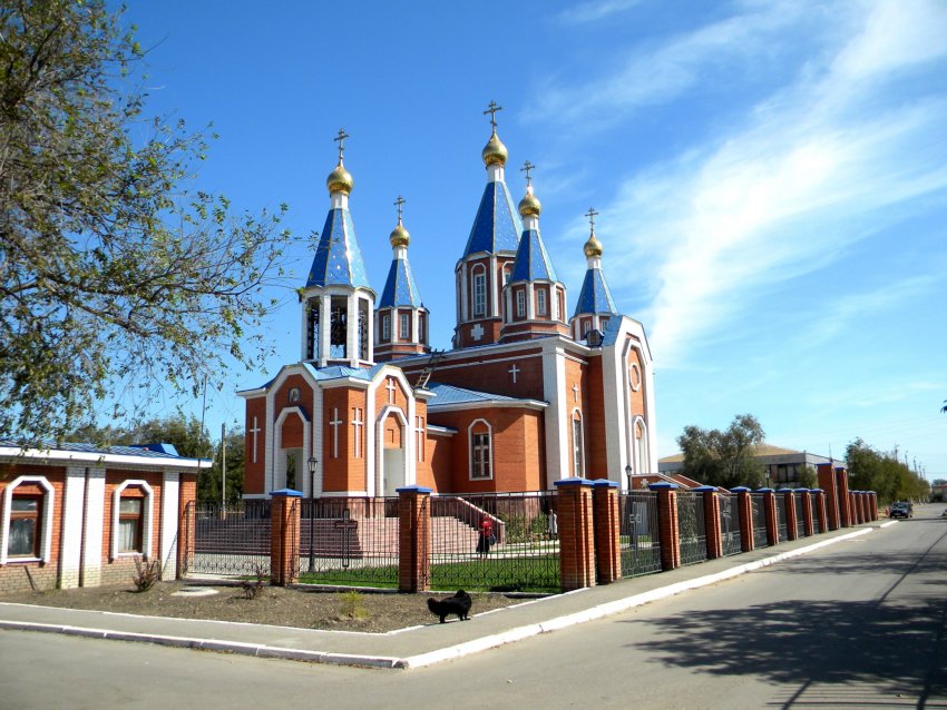 Церковь Смоленской иконы Божией Матери, Камызяк (Камызякский район, Астраханская область). общий вид в ландшафте