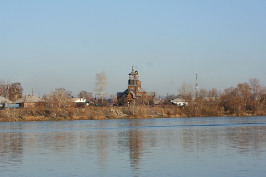 Усть-Каменогорск. Церковь Покрова Пресвятой Богородицы (новая). общий вид в ландшафте