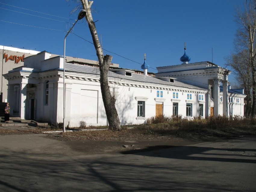 Усть-Каменогорск. Церковь Рождества Пресвятой Богородицы. общий вид в ландшафте