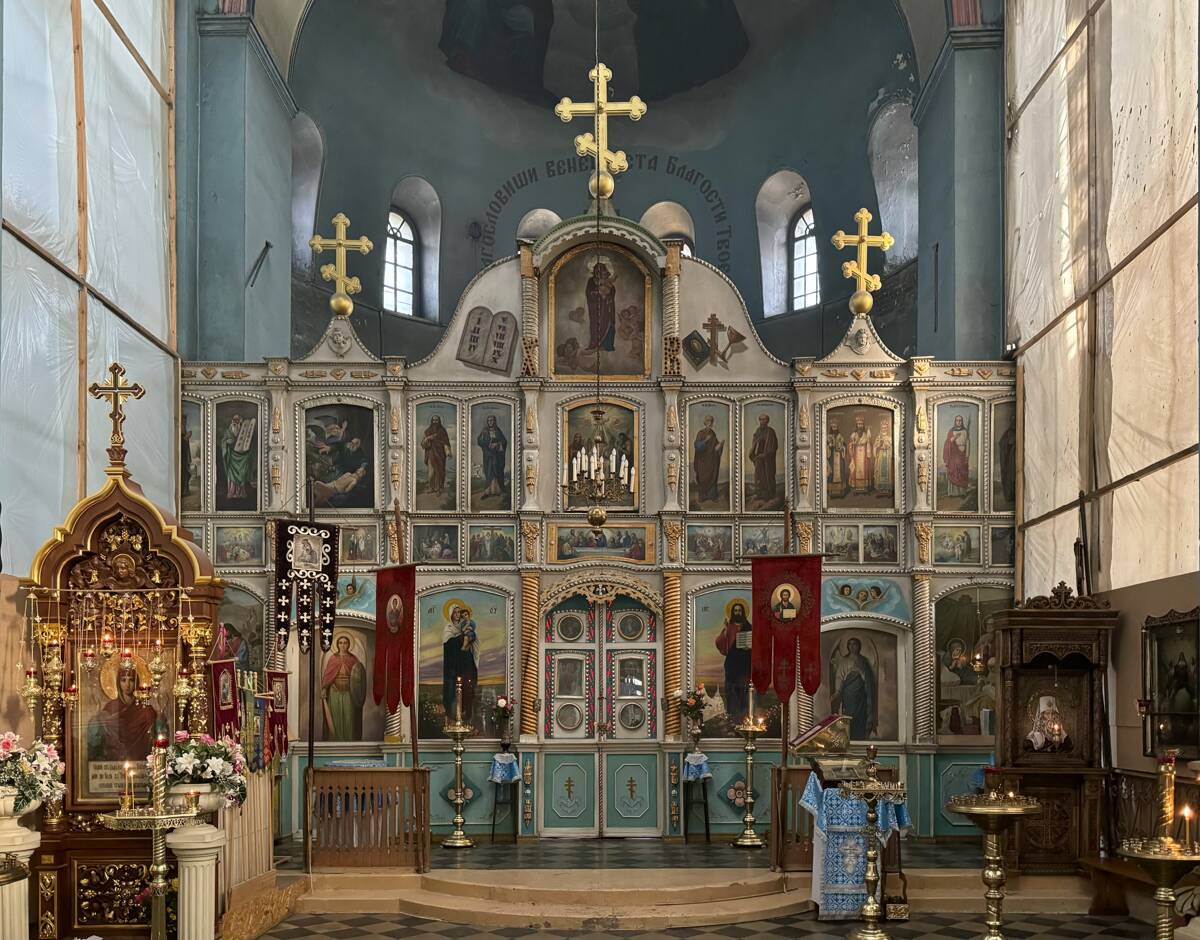 Церковь Рождества Пресвятой Богородицы, Никольское (Енотаевский район, Астраханская область). интерьер и убранство, Центральный иконостас