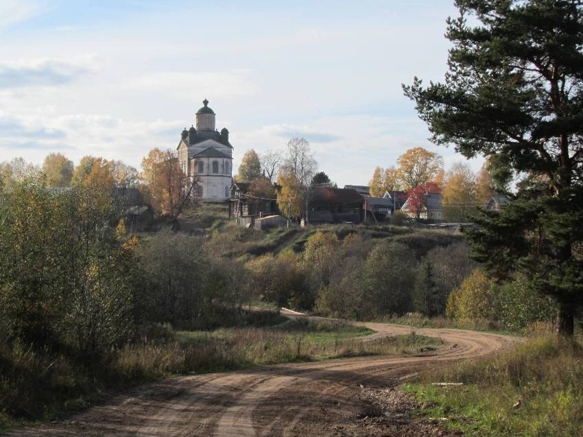 Косково. Церковь Георгия Победоносца. общий вид в ландшафте, вид с востока