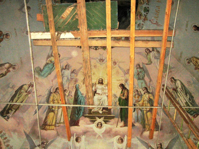 Церковь Георгия Победоносца, Косково (Кичменгско-Городецкий район, Вологодская область). интерьер и убранство, В июне 2008 года внутри стояли 