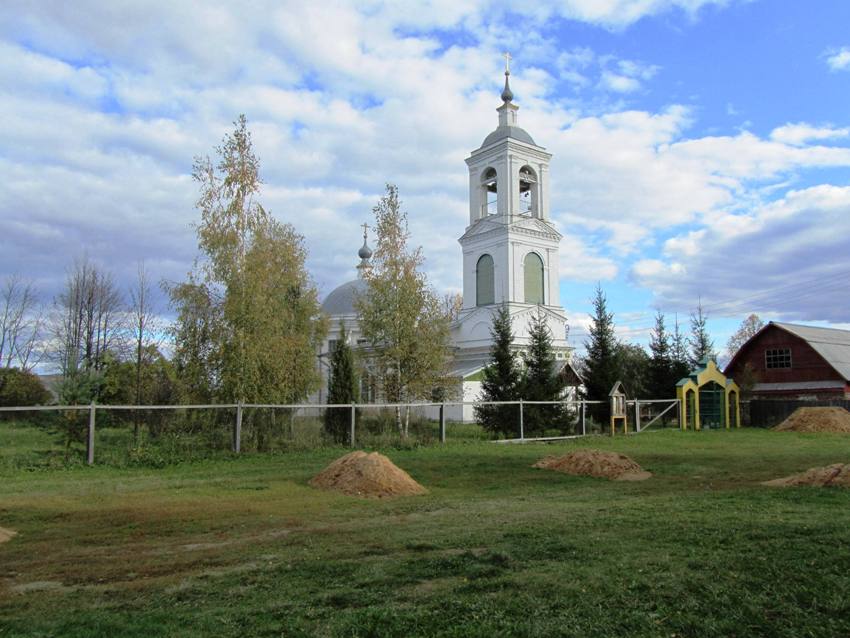 Церковь Воскресения Христова, Воскресенское (Островский район, Костромская область). общий вид в ландшафте, вид с северо-запада