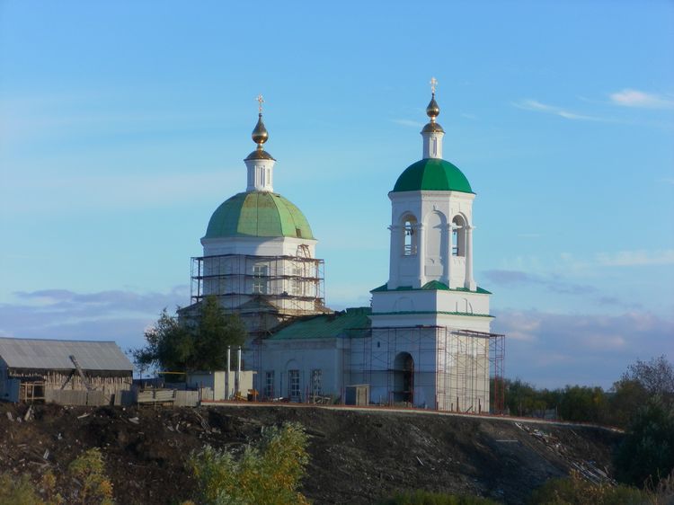Михайловка. Церковь Михаила Архангела. общий вид в ландшафте