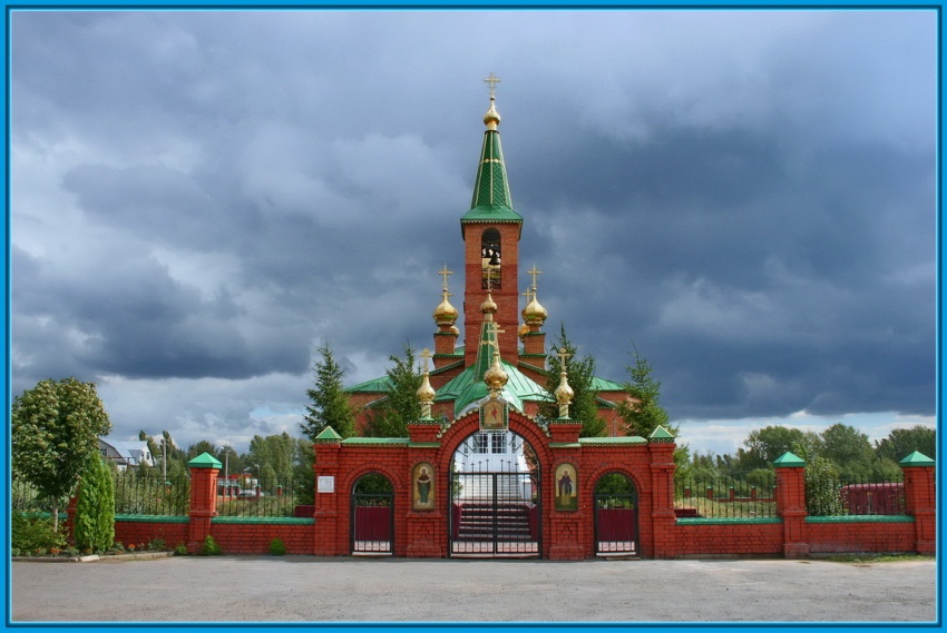 Церковь Сергия Радонежского, Первомайский (Первомайский район, Тамбовская область). фасады, Храм преподобного Сергия Радонежского. п.Первомайский, Тамбовской области. 1996 г.