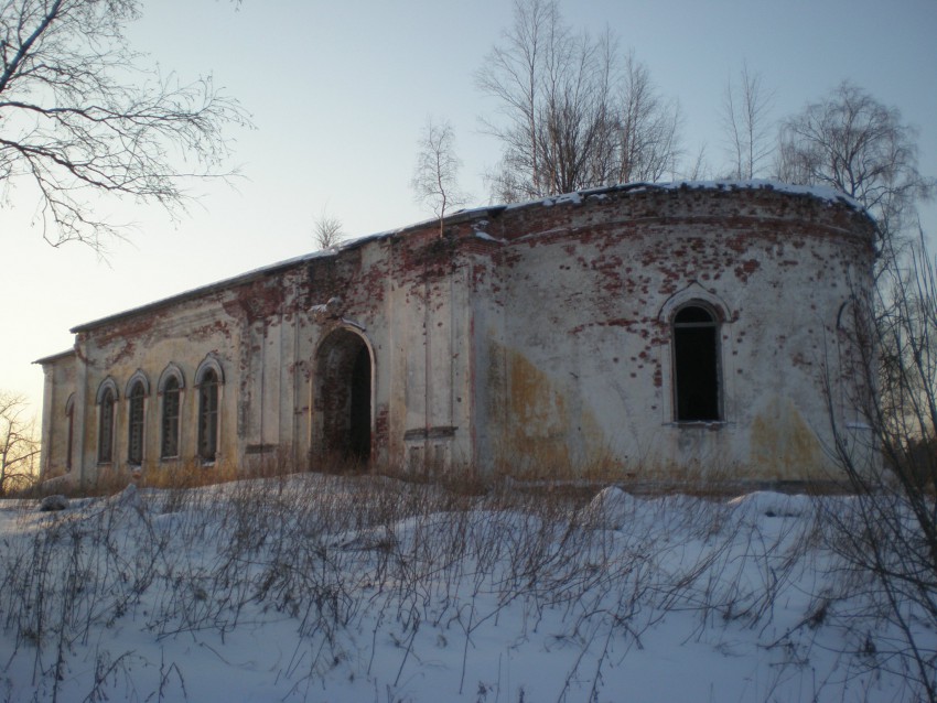 Церковь Покрова Пресвятой Богородицы, Бель (Валдайский район, Новгородская область). общий вид в ландшафте