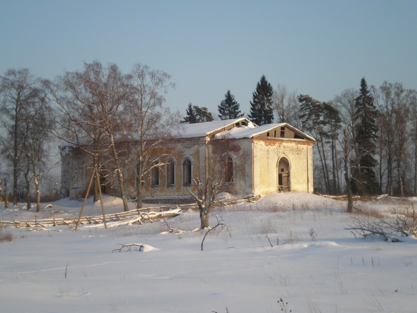 Церковь Покрова Пресвятой Богородицы, Бель (Валдайский район, Новгородская область). общий вид в ландшафте