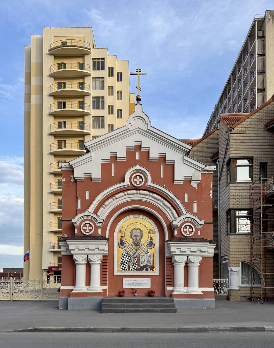 Крестовоздвиженский монастырь, Саратов (Саратов, город, Саратовская область). архитектурные детали, Бывшие Святые ворота на улице Лермонтова