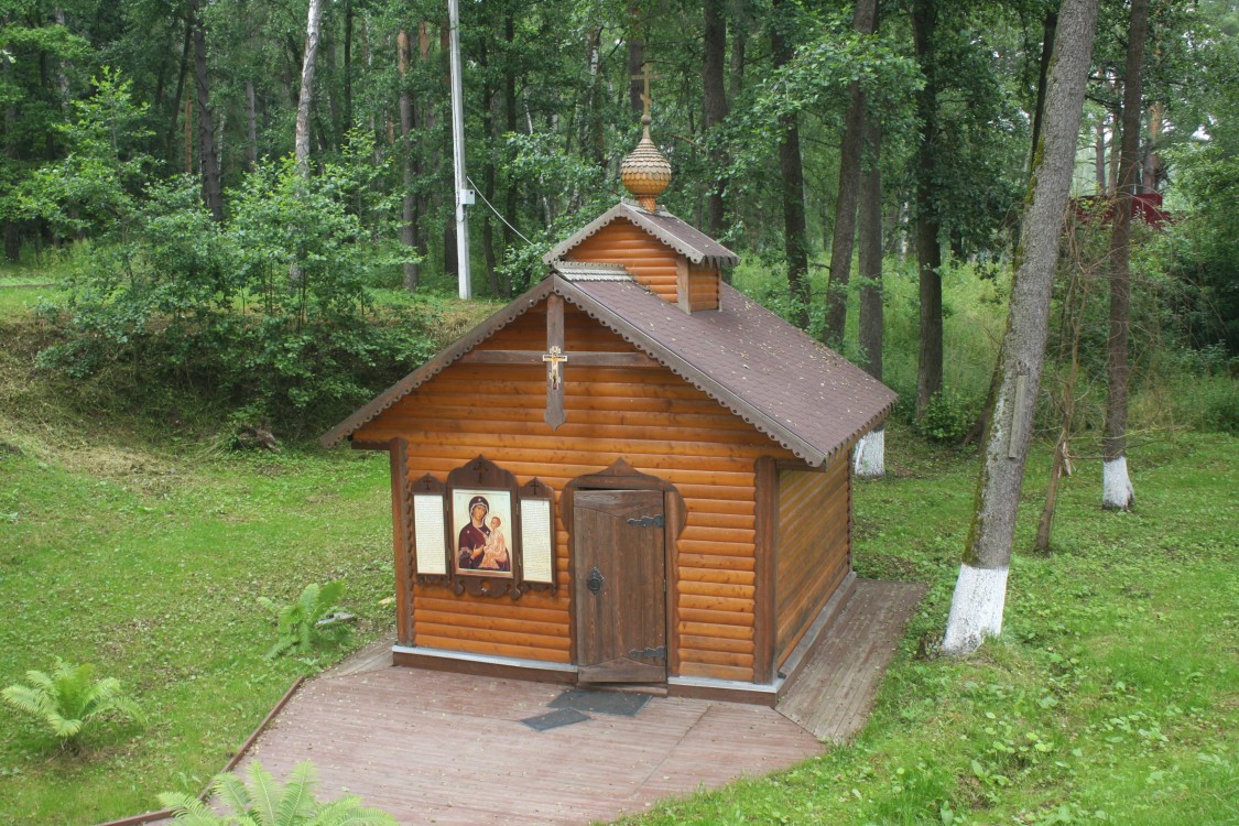 Жуков. Часовня Тихвинской иконы Божией Матери. фасады, Купальня.