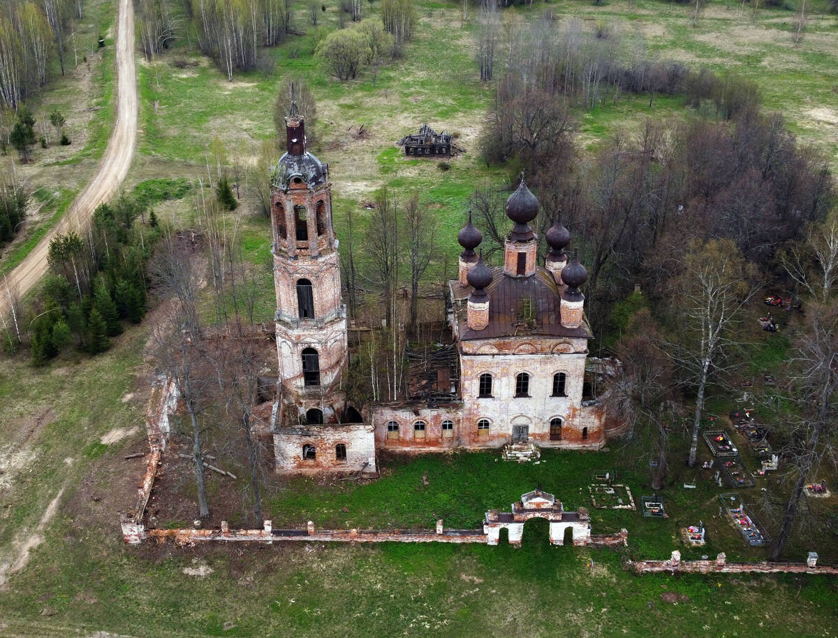 Церковь Троицы Живоначальной, Губачёво (Угличский район, Ярославская область). общий вид в ландшафте