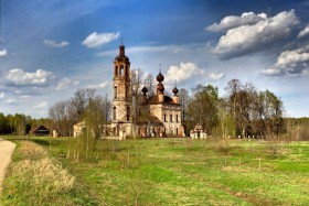 Губачево. Церковь Троицы Живоначальной