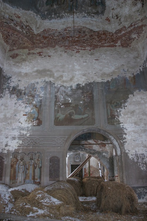Церковь Смоленской иконы Божией Матери, Хмельники (Борисоглебский район, Ярославская область). интерьер и убранство, Западная часть