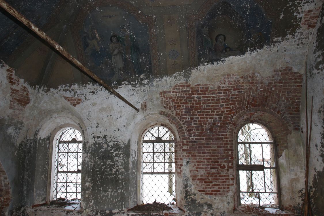 Церковь Смоленской иконы Божией Матери, Хмельники (Борисоглебский район, Ярославская область). интерьер и убранство, Северная часть трапезной