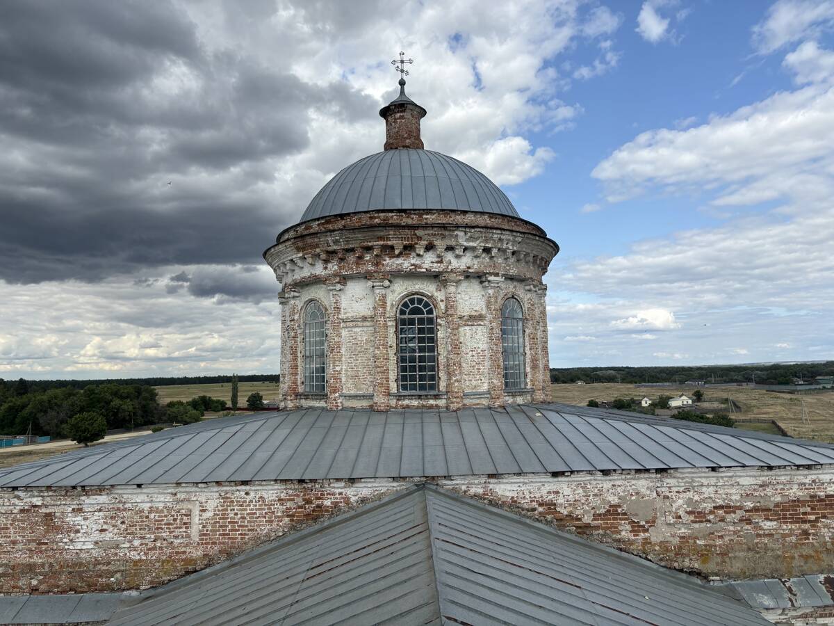 Церковь Николая Чудотворца, Еланская (Шолоховский район, Ростовская область). архитектурные детали, Вид на купол с колокольни.