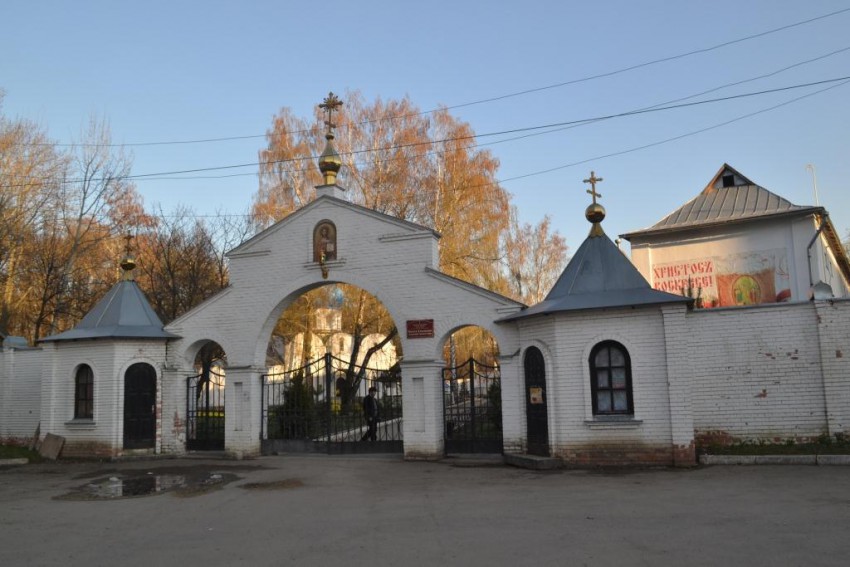 Успенский мужской монастырь, Новомосковск (Новомосковский район, Тульская область). общий вид в ландшафте