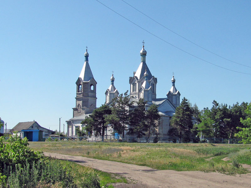 Церковь Введения во храм Пресвятой Богородицы, Русаново (Терновский район, Воронежская область). общий вид в ландшафте