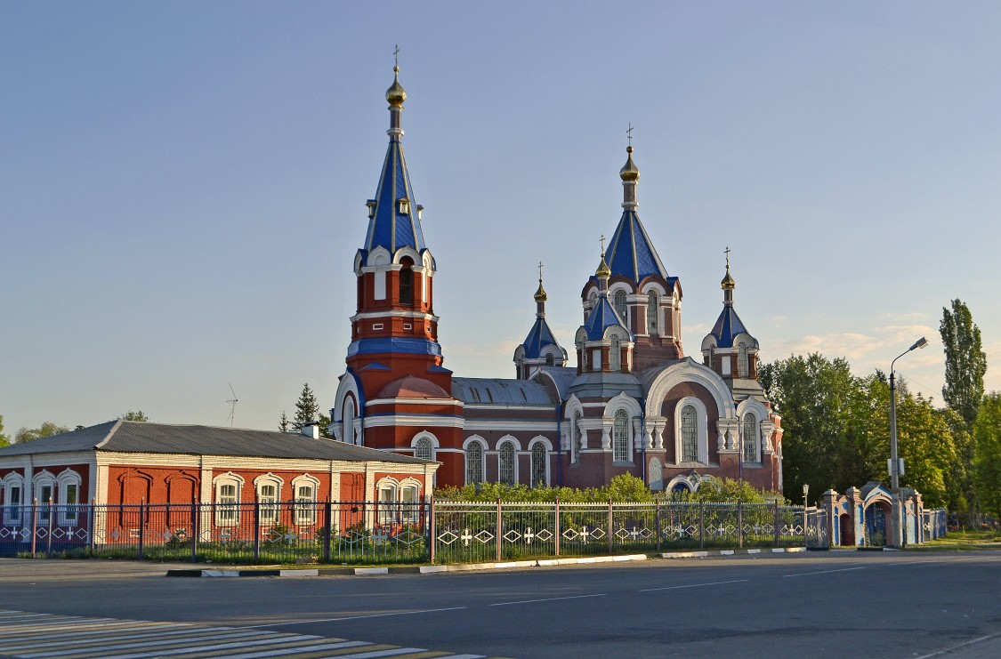 Алексеевка. Церковь Александра Невского. общий вид в ландшафте