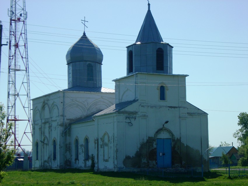 Можайское. Церковь Казанской иконы Божией Матери. общий вид в ландшафте