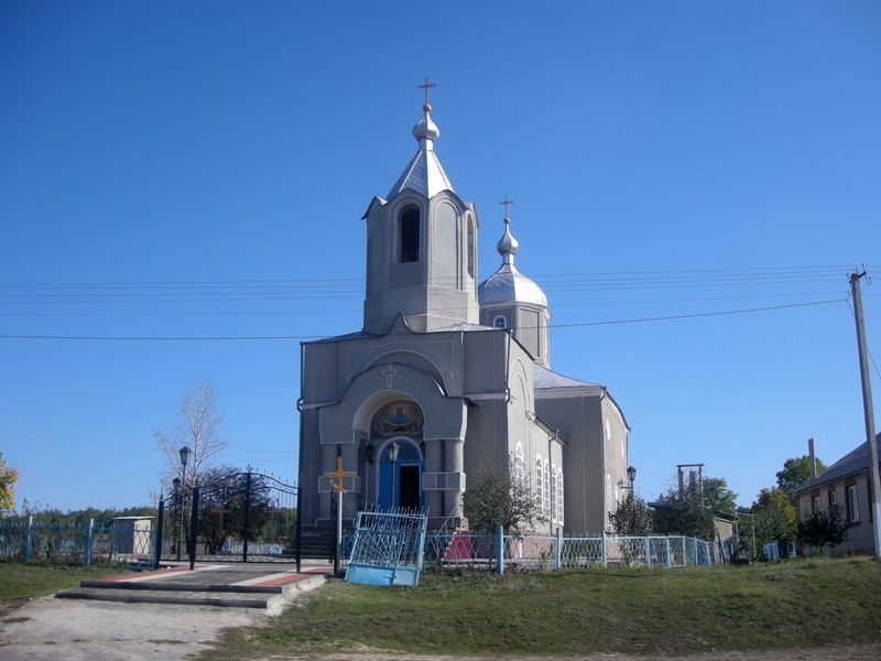 Гарбузово. Церковь Покрова Пресвятой Богородицы. общий вид в ландшафте