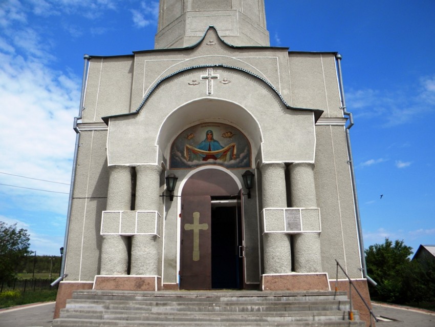 Гарбузово. Церковь Покрова Пресвятой Богородицы. общий вид в ландшафте